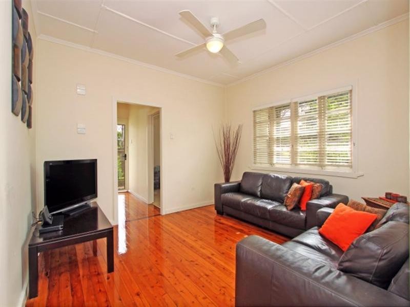 2 Crescent Avenue, Enoggera QLD 4051