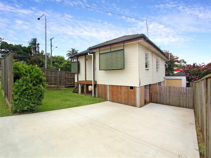 2 Crescent Avenue, Enoggera QLD 4051