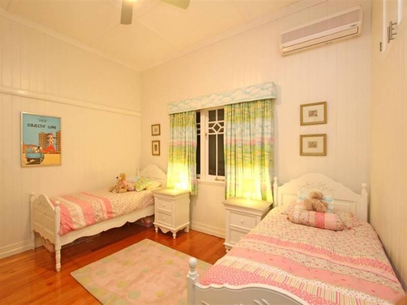 29 Banksia Avenue, Ashgrove QLD 4060