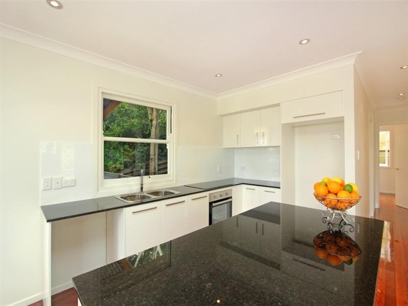 31 Kaye Street, Bardon QLD 4065