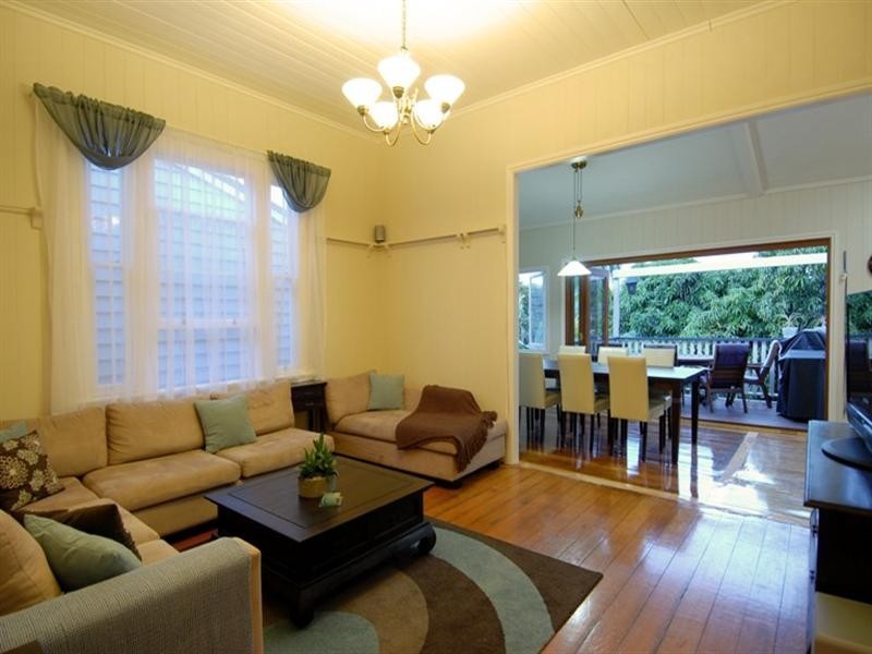 39 Kinnaird Street, Ashgrove QLD 4060