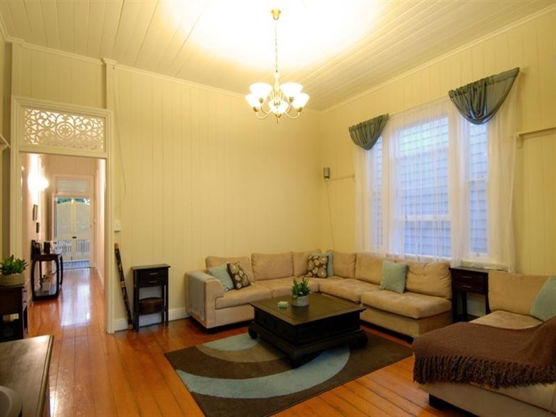 39 Kinnaird Street, Ashgrove QLD 4060