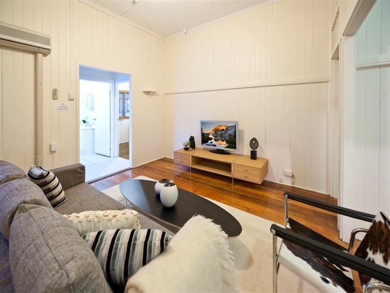 13 Thurlow Street, Newmarket QLD 4051