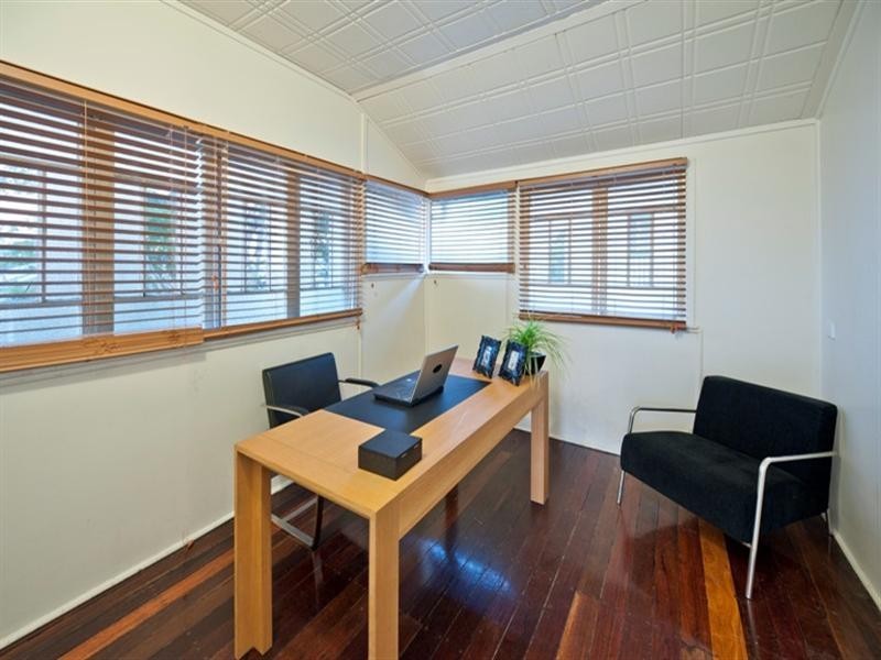 13 Thurlow Street, Newmarket QLD 4051