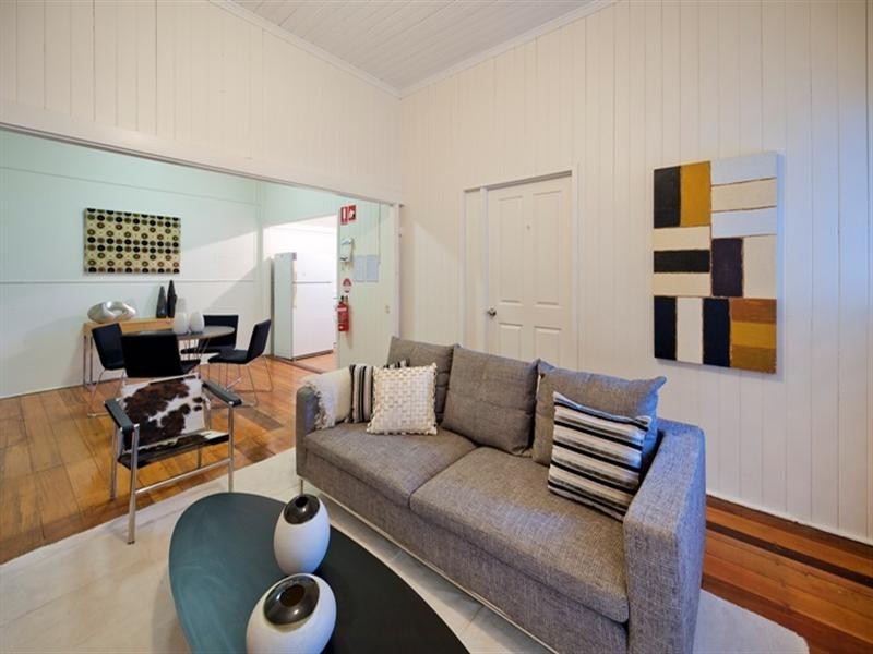 13 Thurlow Street, Newmarket QLD 4051