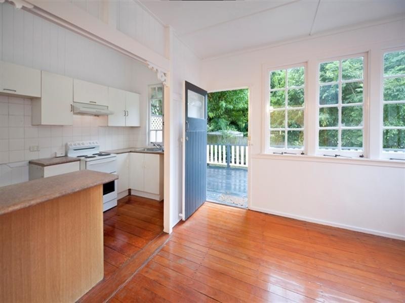 13 Thurlow Street, Newmarket QLD 4051