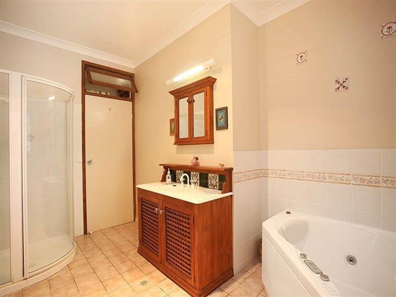627 Waterworks Road, Ashgrove QLD 4060