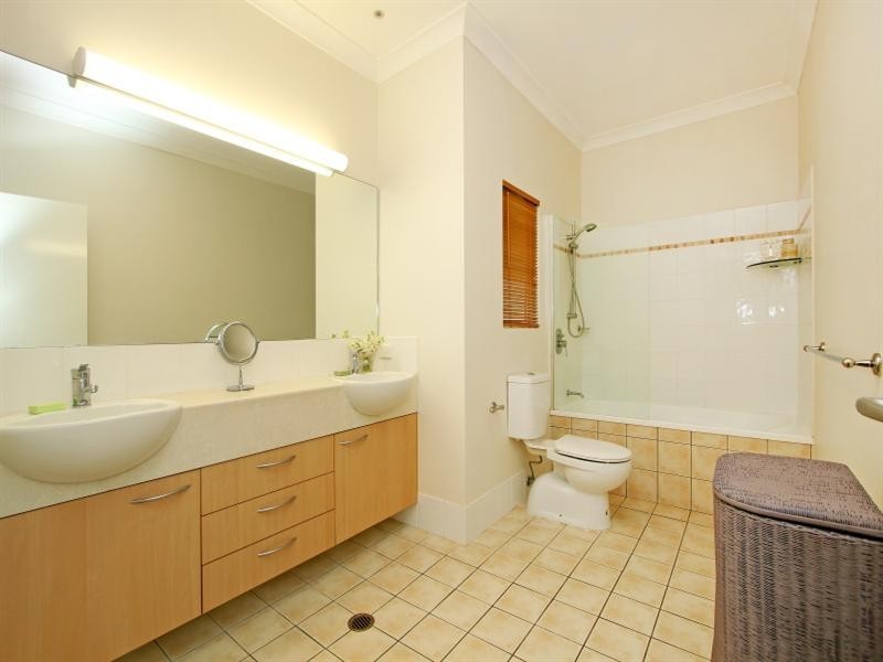 77 Oleander Drive, Ashgrove QLD 4060