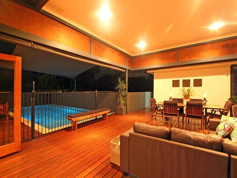 77 Oleander Drive, Ashgrove QLD 4060