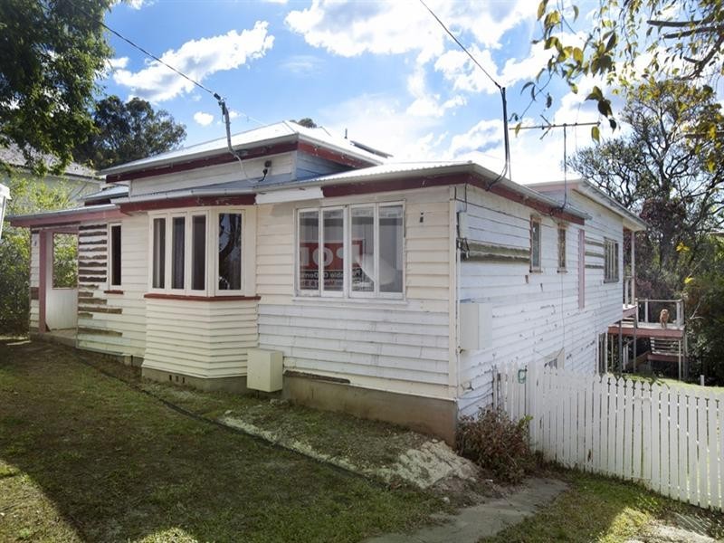 9 Dovedale Crescent, Ashgrove QLD 4060