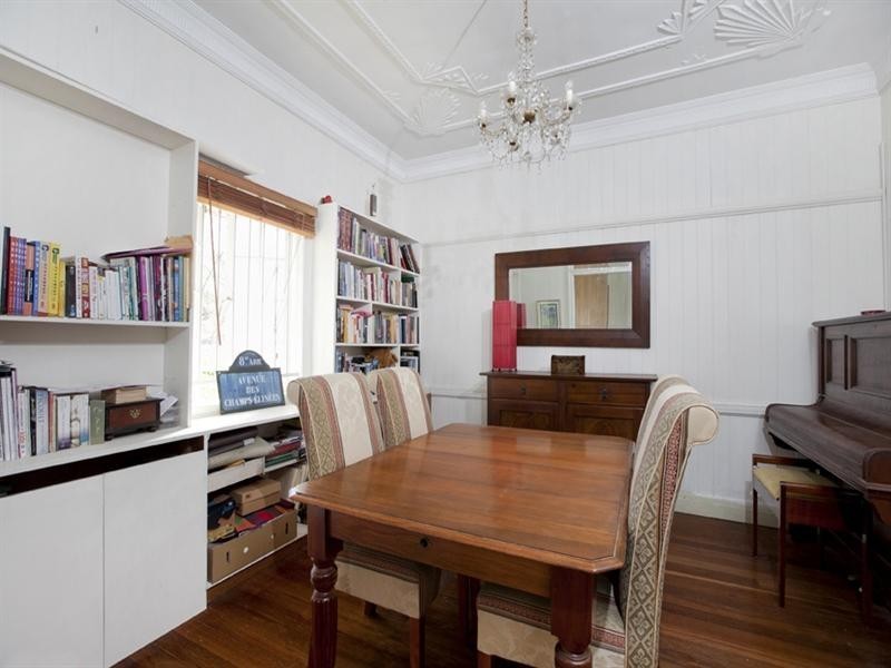 9 Dovedale Crescent, Ashgrove QLD 4060