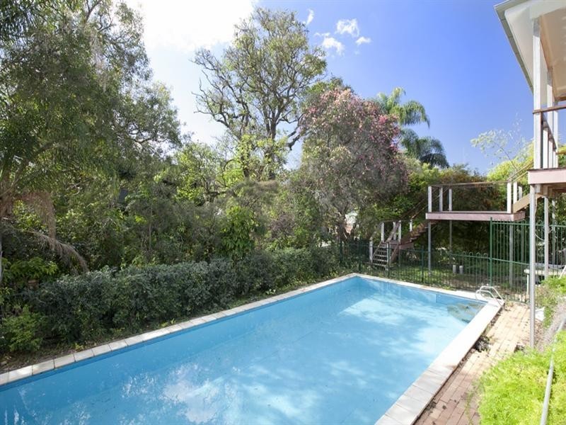 9 Dovedale Crescent, Ashgrove QLD 4060