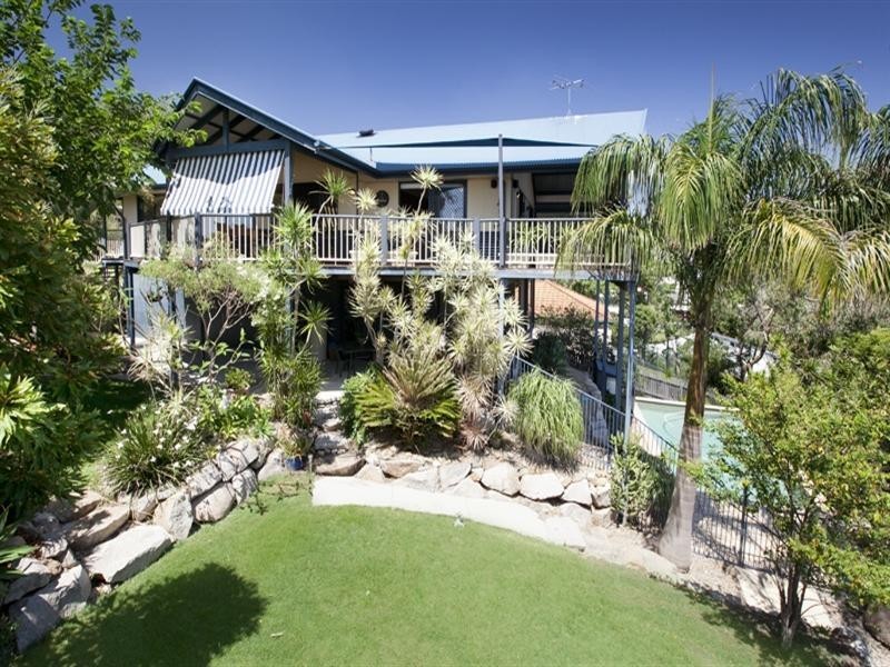 5 Woodgate Court, Ferny Hills QLD 4055