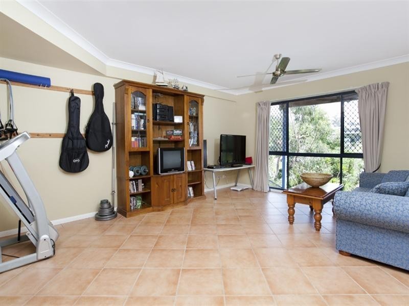 5 Woodgate Court, Ferny Hills QLD 4055