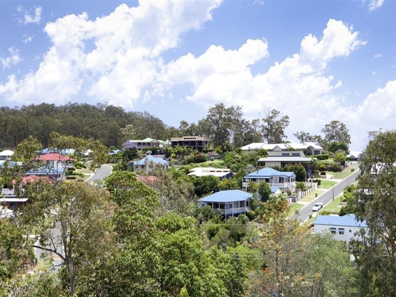 5 Woodgate Court, Ferny Hills QLD 4055