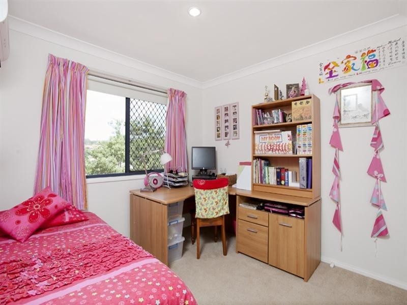 5 Woodgate Court, Ferny Hills QLD 4055