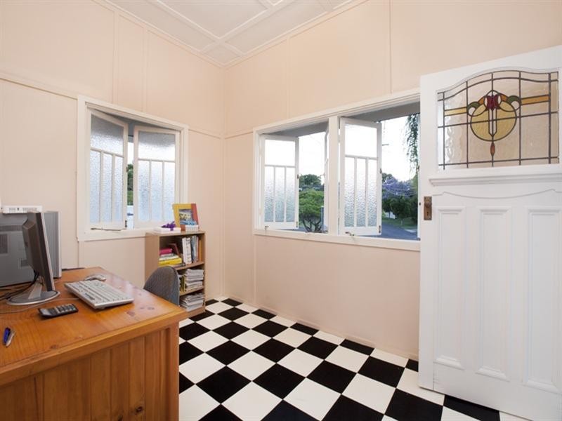 17 Wahroonga Road, Ashgrove QLD 4060