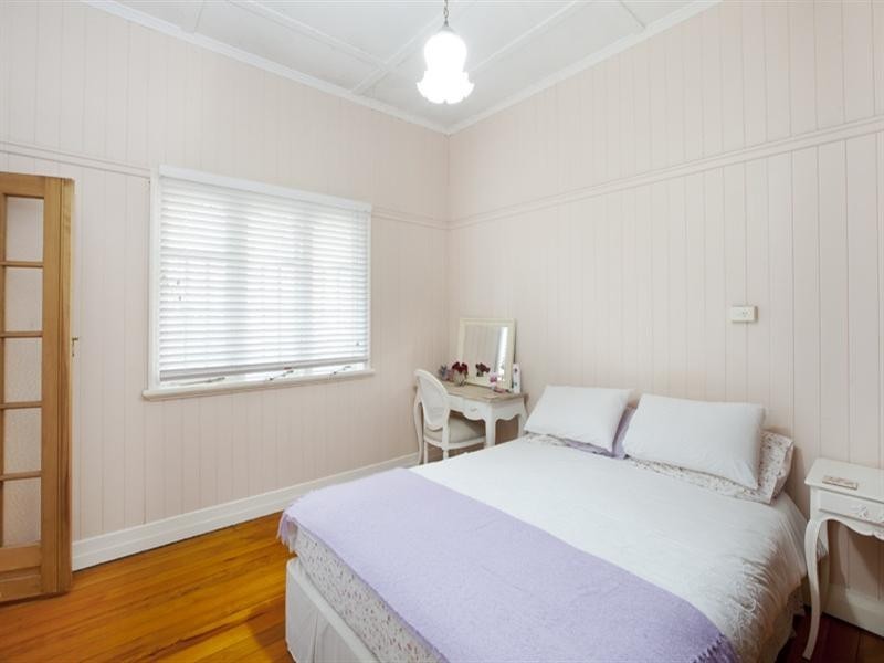 17 Wahroonga Road, Ashgrove QLD 4060