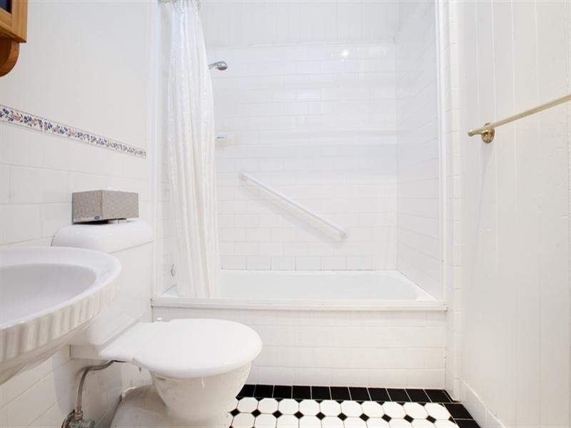 17 Wahroonga Road, Ashgrove QLD 4060