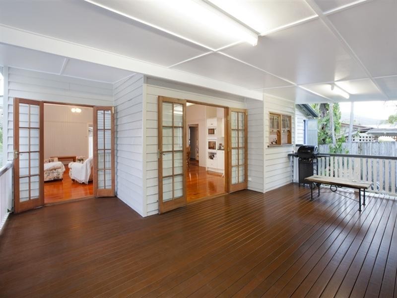 17 Wahroonga Road, Ashgrove QLD 4060