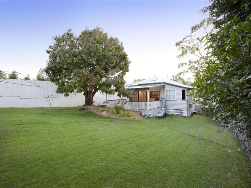 17 Wahroonga Road, Ashgrove QLD 4060