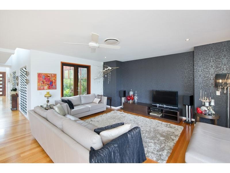 8 Matlock Street, Ashgrove QLD 4060