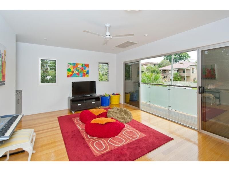 8 Matlock Street, Ashgrove QLD 4060