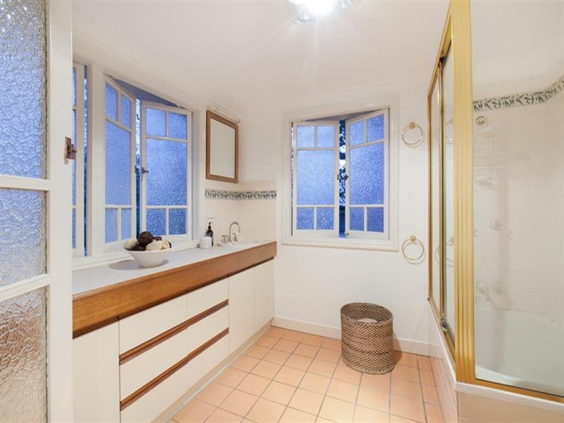 20 Brown Street, Bardon QLD 4065