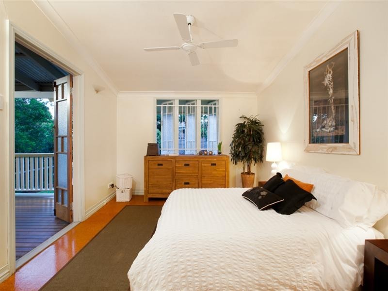 20 Brown Street, Bardon QLD 4065