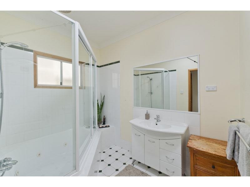 38 Coronation Street, Bardon QLD 4065
