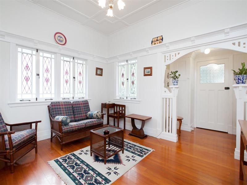 27 Glenlyon Drive, Ashgrove QLD 4060