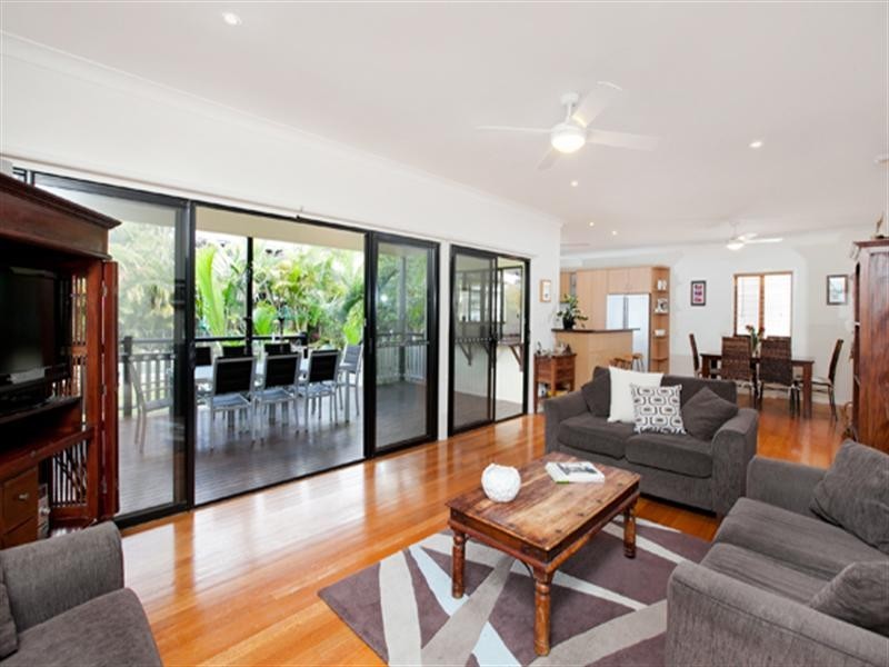 72 Dorrington Drive, Ashgrove QLD 4060