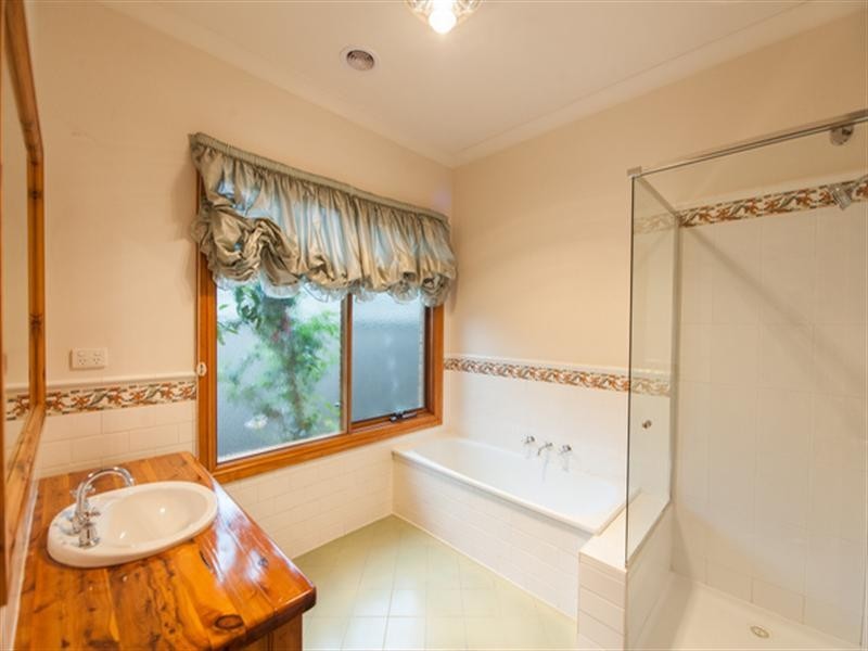 60 Hopwood Street, Echuca VIC 3564