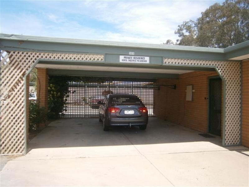 305 Ogilvie Avenue, Echuca VIC 3564