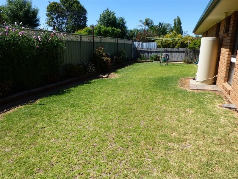 2/6 Porter Street, Moama NSW 2731