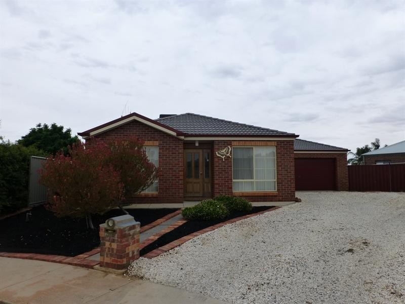 4 Yeovil Court, Echuca VIC 3564