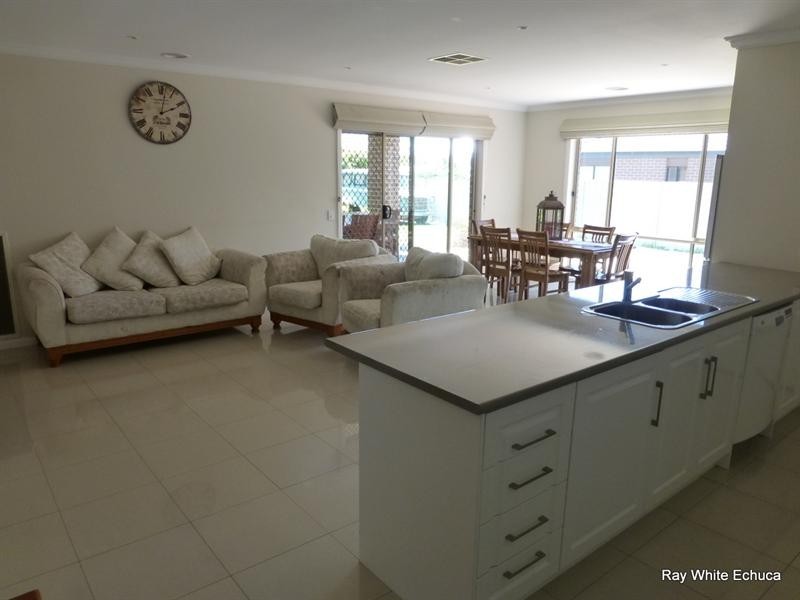 68 shetland Drive, Moama NSW 2731