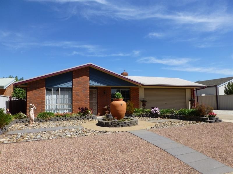 1 McMahon Place, Moama NSW 2731