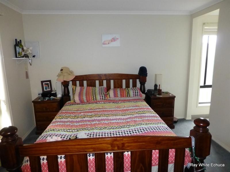 33 Sunset Avenue, Echuca VIC 3564