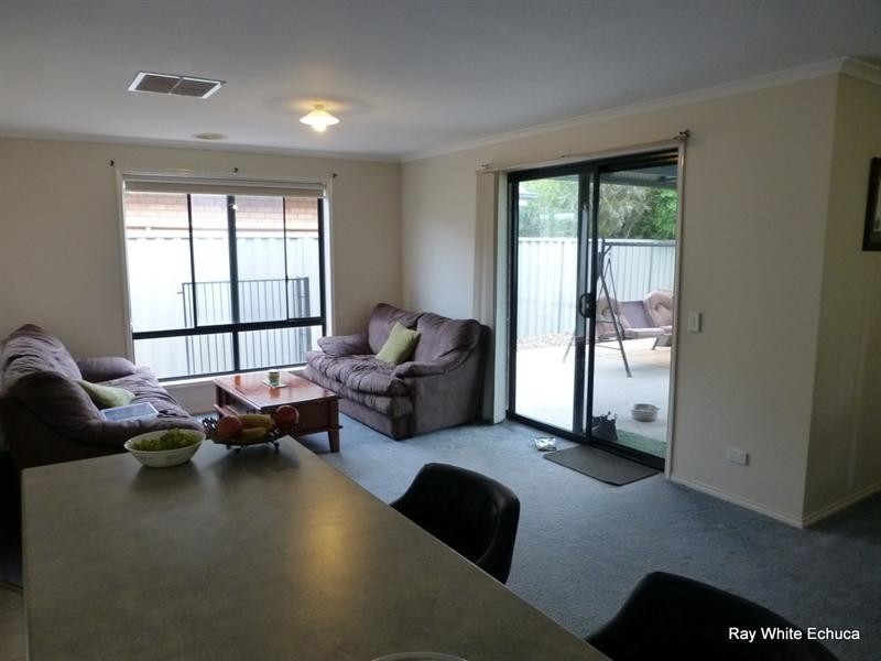 33 Sunset Avenue, Echuca VIC 3564