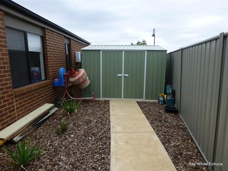 33 Sunset Avenue, Echuca VIC 3564