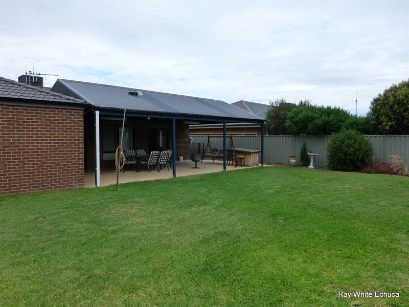33 Sunset Avenue, Echuca VIC 3564