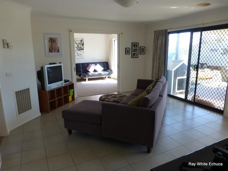 6 Yeovil Court, Echuca VIC 3564