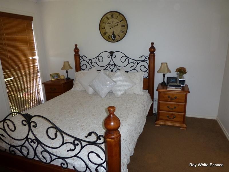 6 Yeovil Court, Echuca VIC 3564