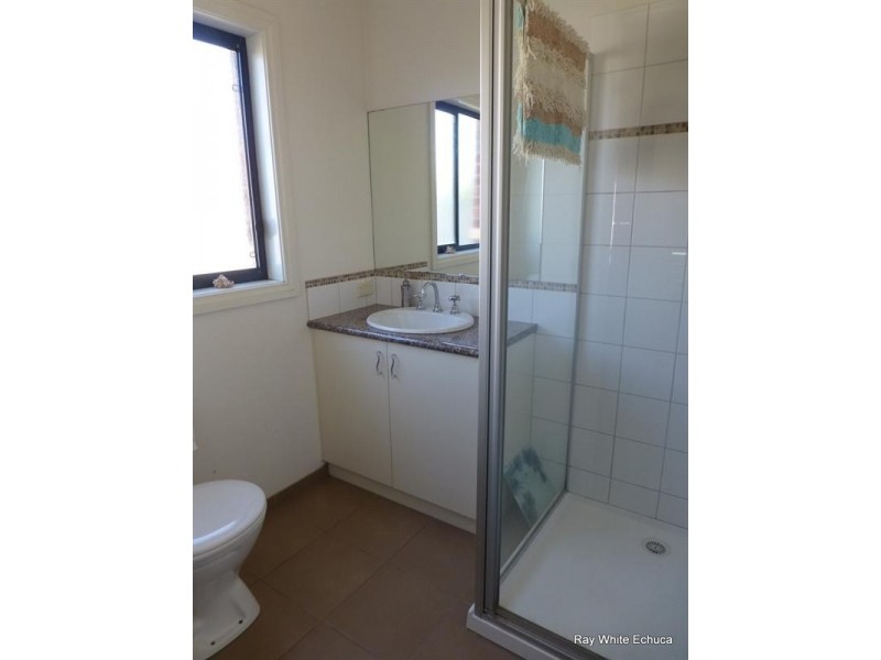 6 Yeovil Court, Echuca VIC 3564