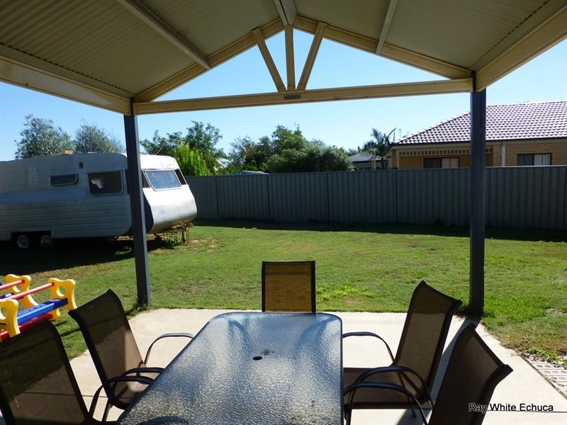 6 Yeovil Court, Echuca VIC 3564