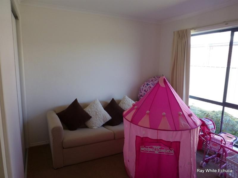 6 Yeovil Court, Echuca VIC 3564