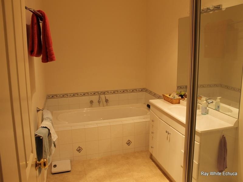 106 Bangerang Road, Echuca VIC 3564