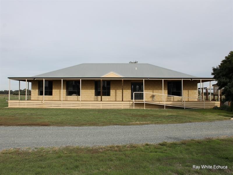 106 Bangerang Road, Echuca VIC 3564