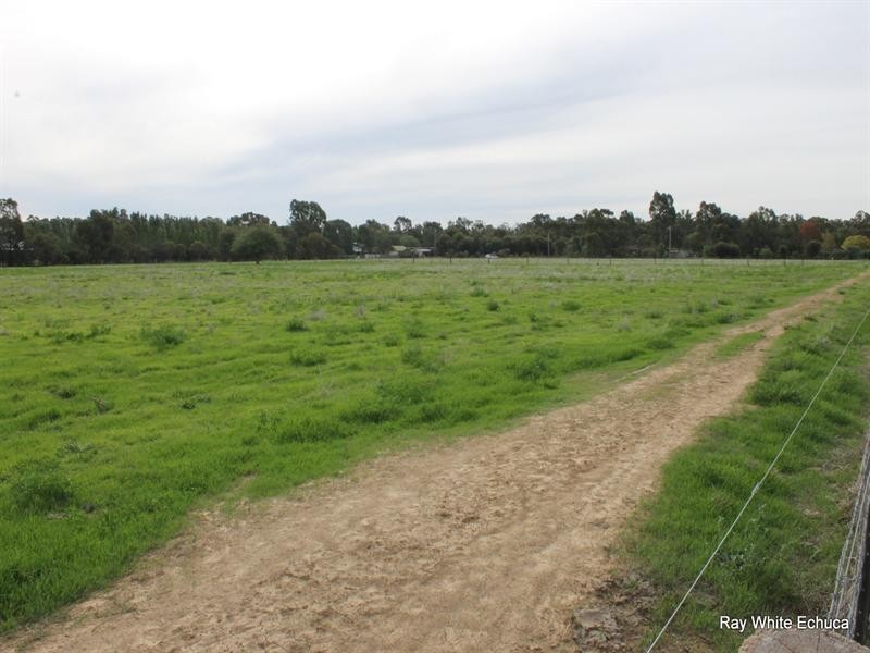 106 Bangerang Road, Echuca VIC 3564